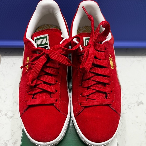 Woman’s Suede Puma Classic Size 6 1/2 - Picture 1 of 4